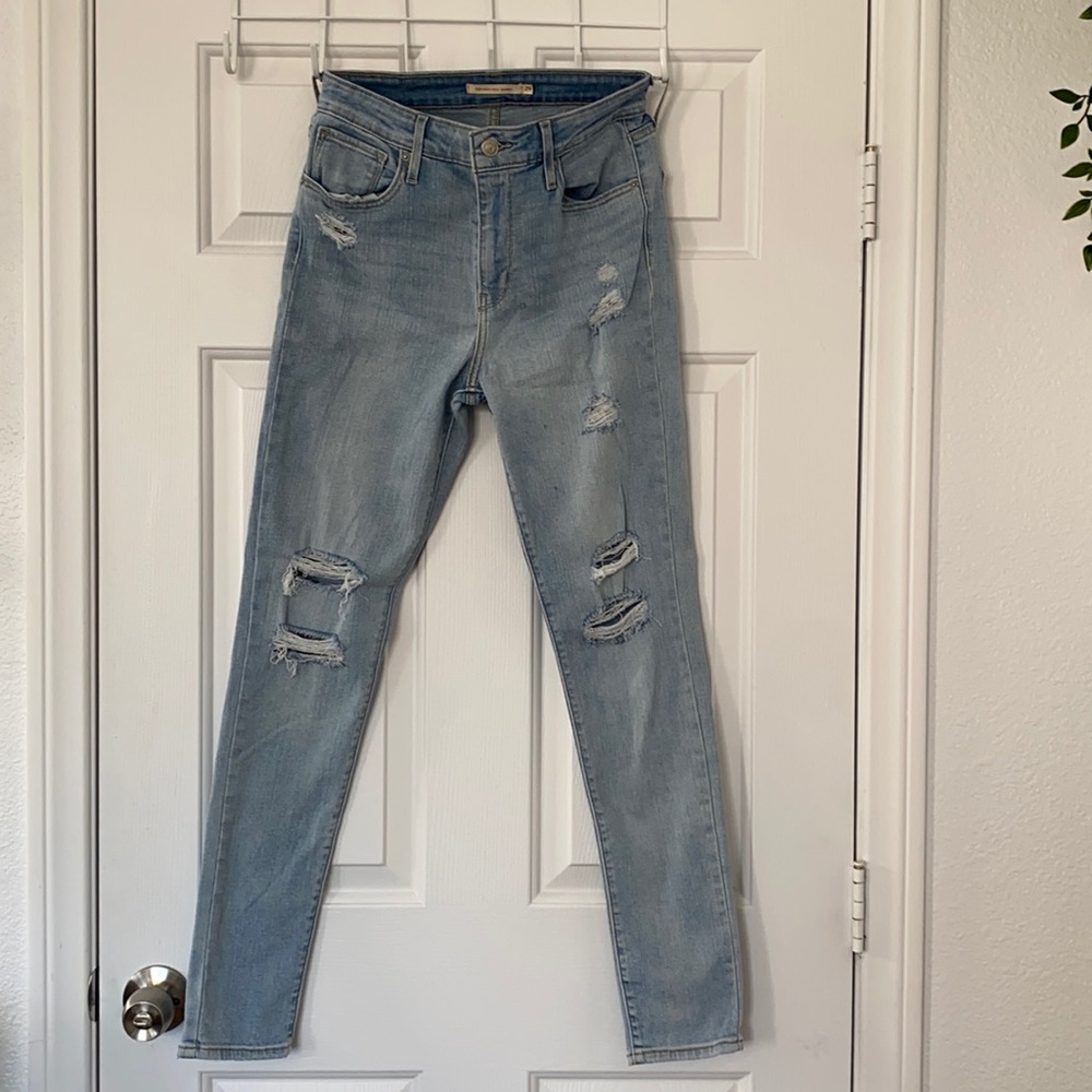 Woman’s Levi Jeans size 29 Great Condition